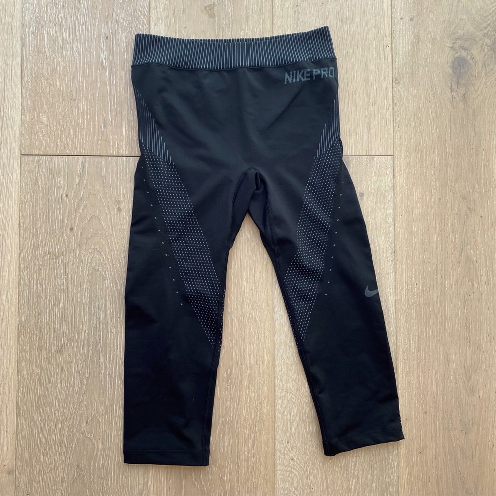 Nike Pro Capris
